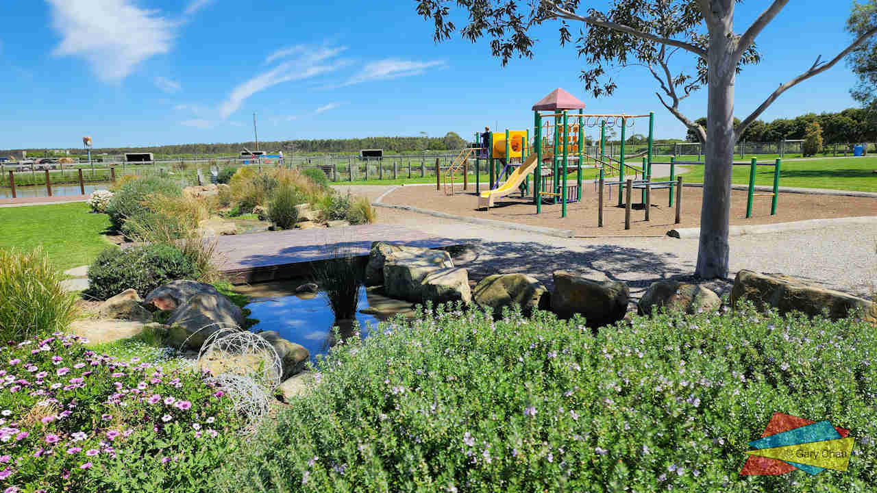 Caldermeade Farm and Cafe - Caldermeade - free entry with farm animals and playground